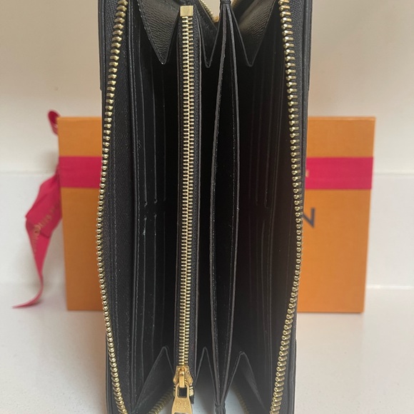 Authentic Louis Vuitton retiro zippy wallet SOLD - Picture 5 of 9